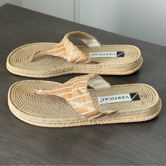 Vertical Tan and White Woven Sandals Size 9 - Picture 4 of 6